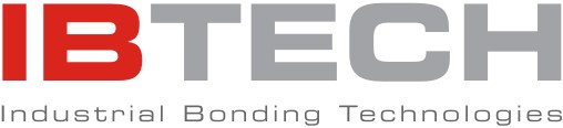 logo firmy IBTECH, czerwono szary napis IBTECH
